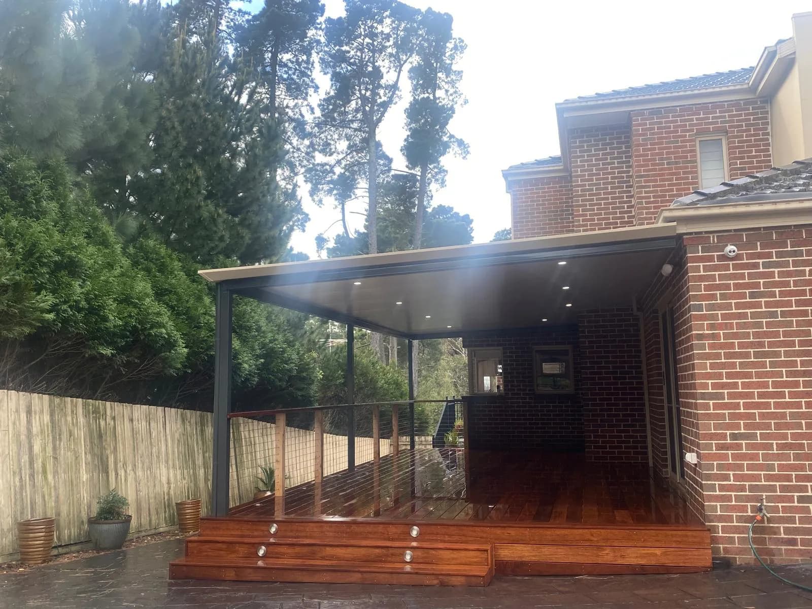 Merbau decking with Monument insulated patio Hawthorn
